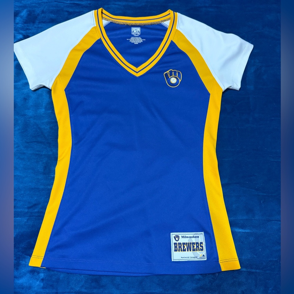 Majestic Women’s Milwaukee Brewers Shirt
